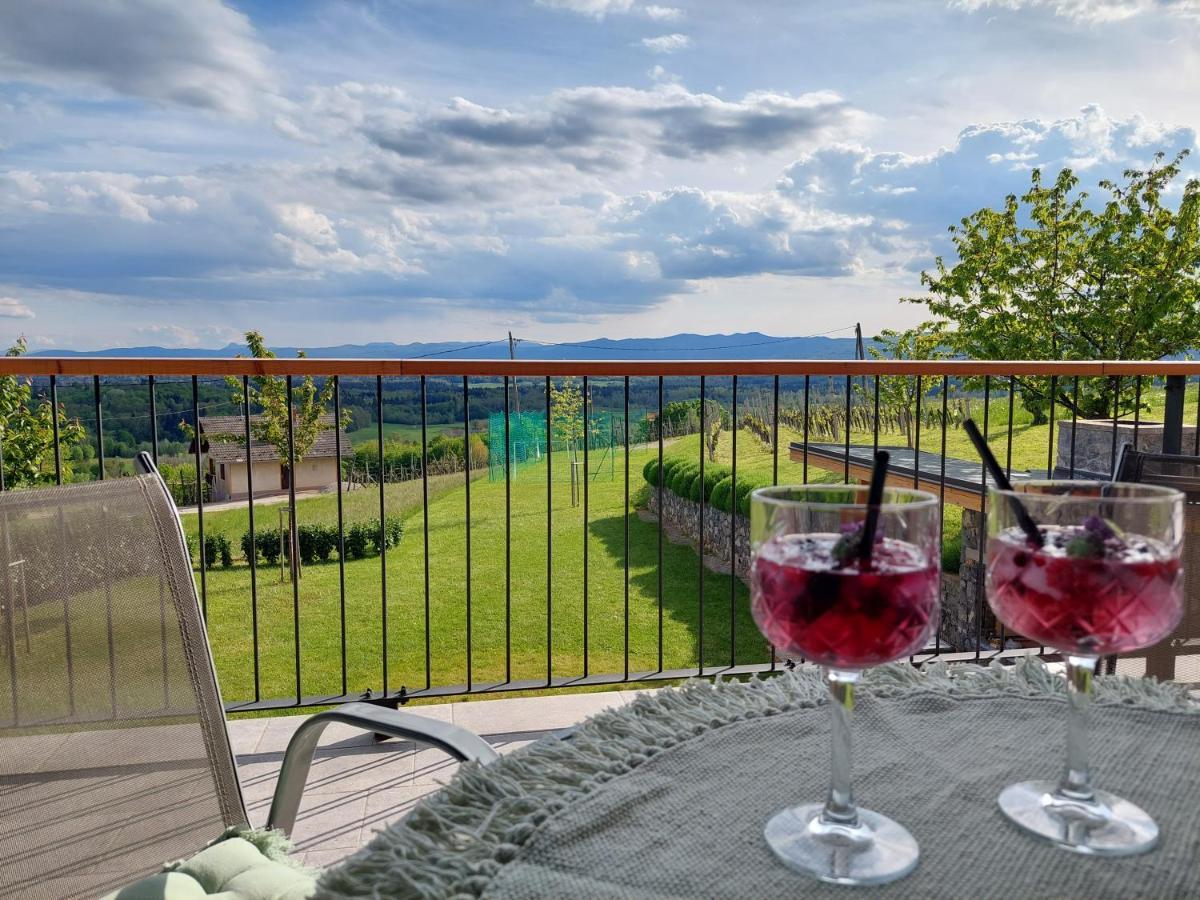Vineyard Cottage Lan Na Hribu Semic Buitenkant foto