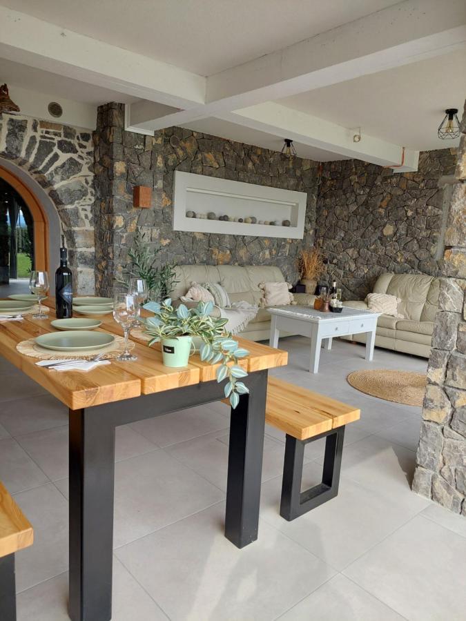 Vineyard Cottage Lan Na Hribu Semic Buitenkant foto