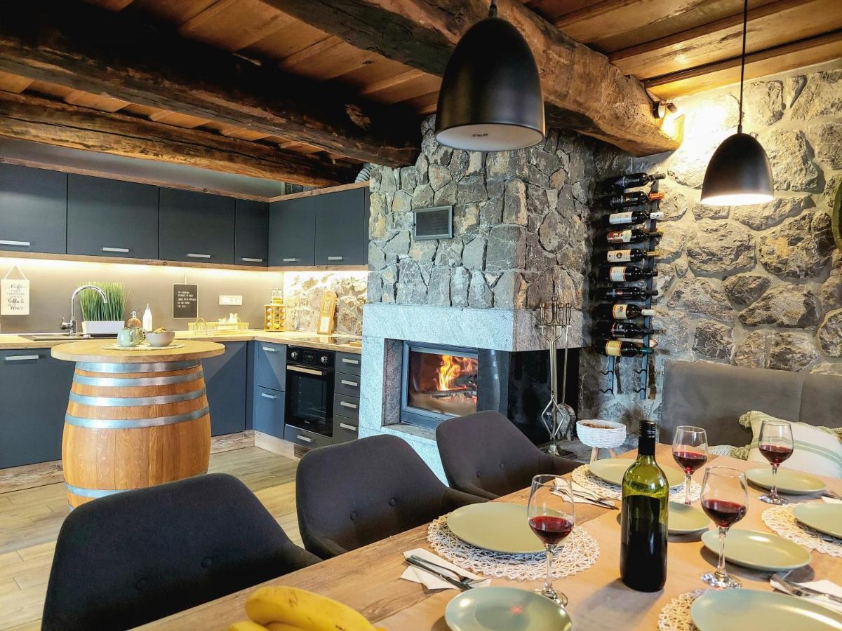Vineyard Cottage Lan Na Hribu Semic Buitenkant foto