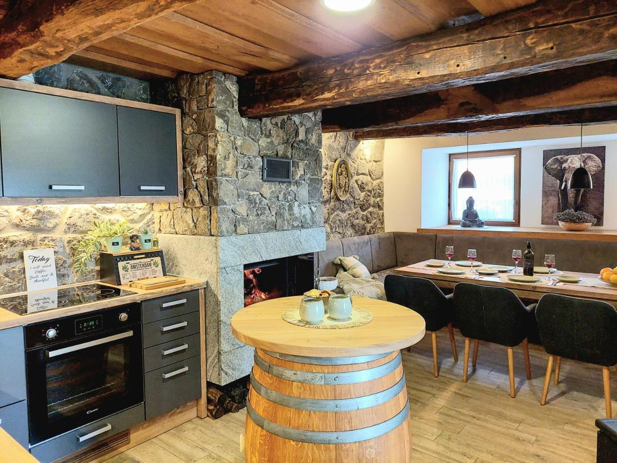 Vineyard Cottage Lan Na Hribu Semic Buitenkant foto
